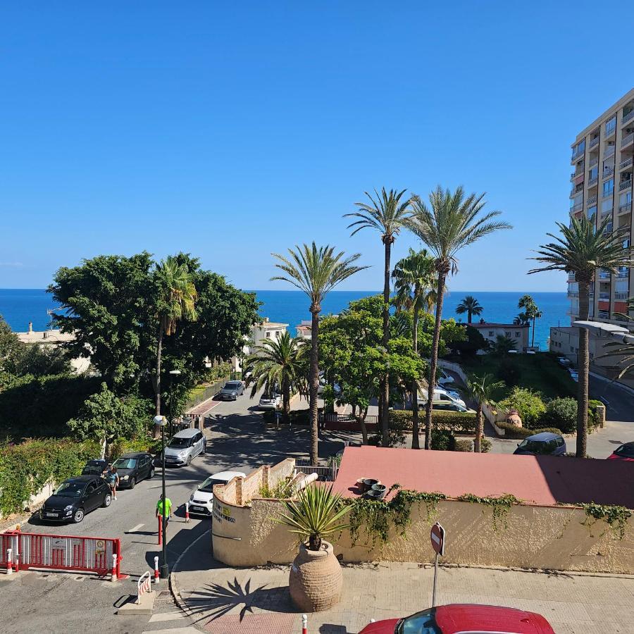 Pueblo Blanco Sea View Apartment By Namaste Elite توريمولينوس المظهر الخارجي الصورة
