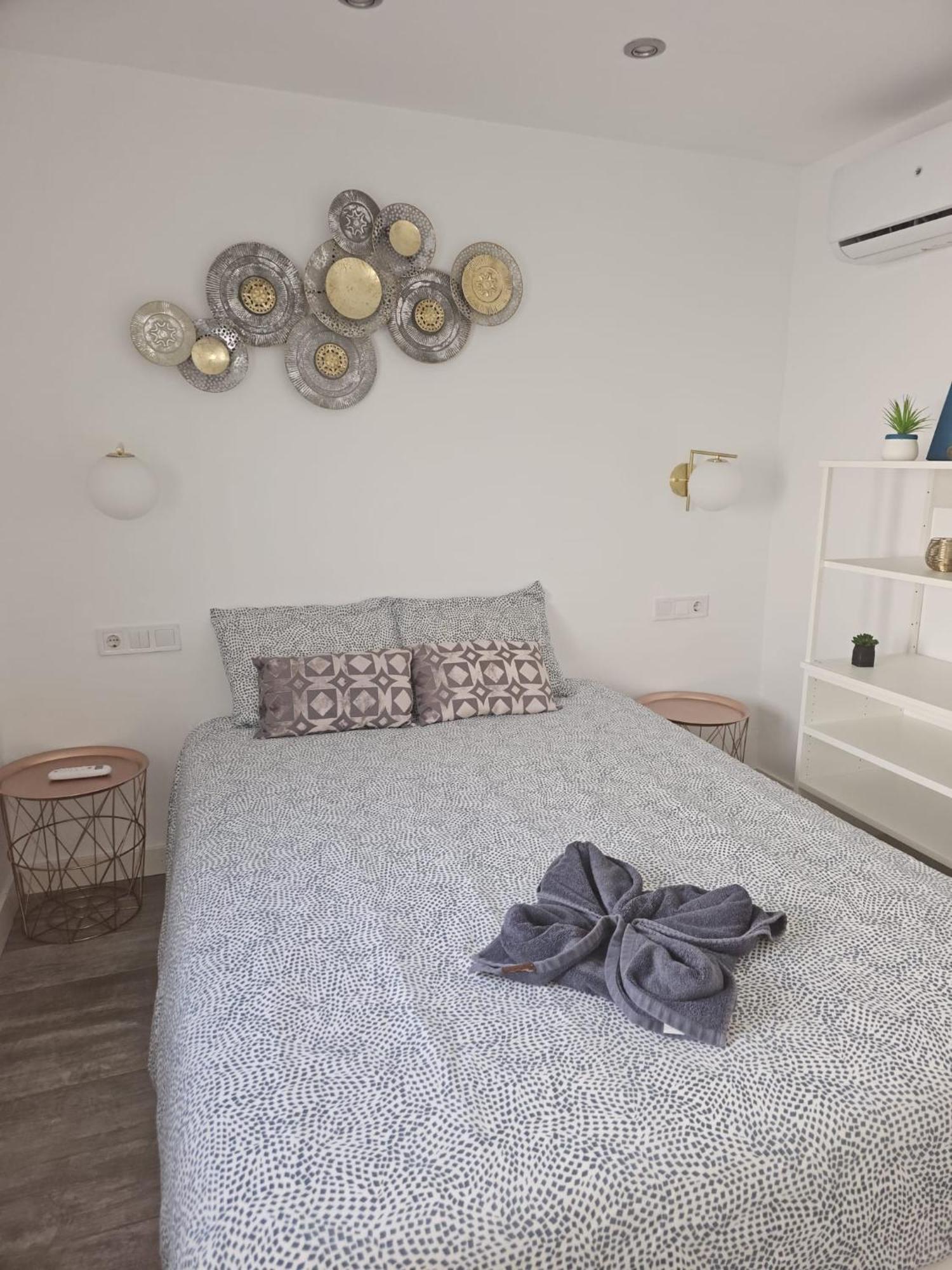 Pueblo Blanco Sea View Apartment By Namaste Elite توريمولينوس المظهر الخارجي الصورة